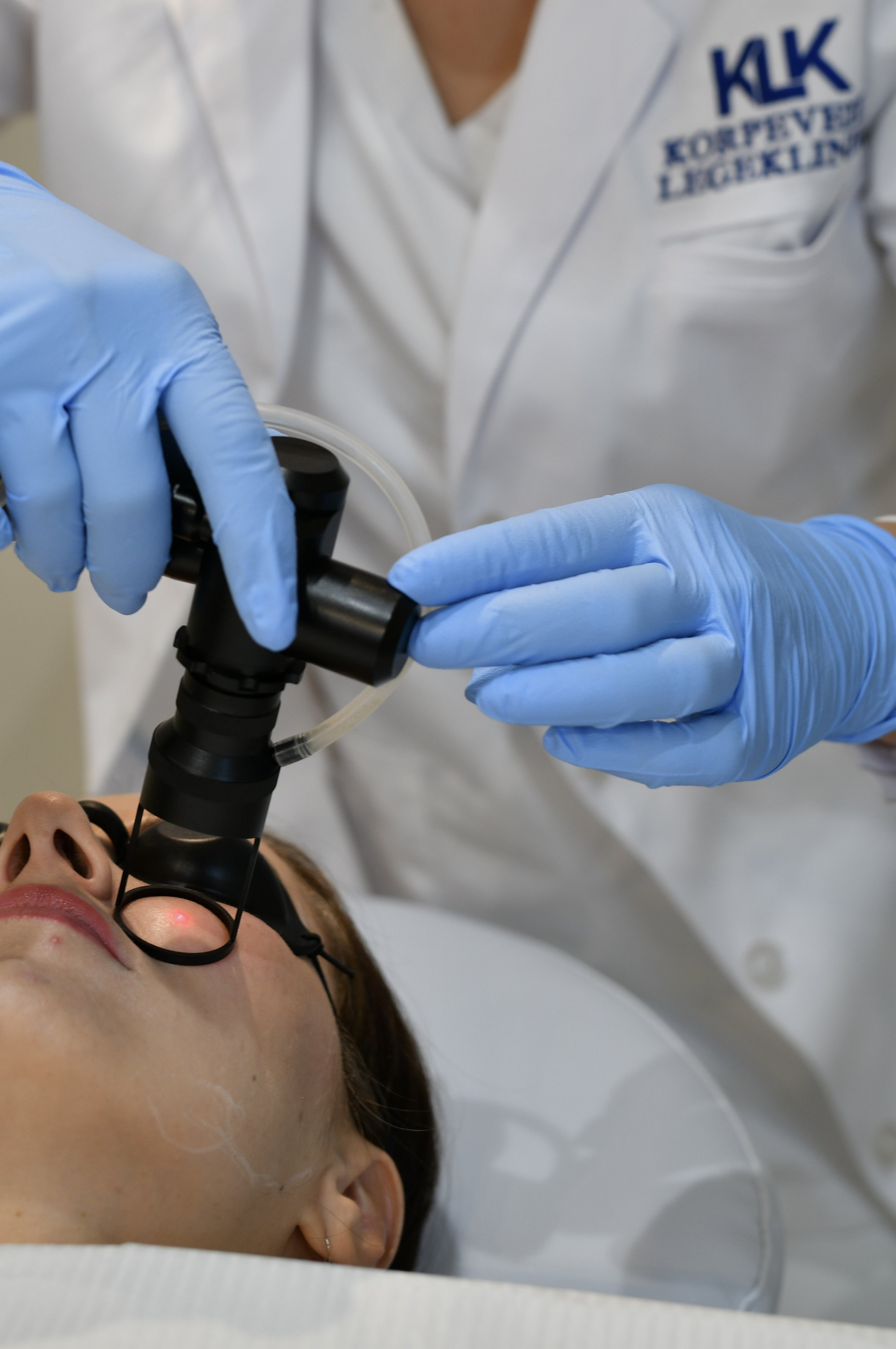 Fraksjonell CO2-laser behandling utføres av lege hos Korpeveien Legeklinikk